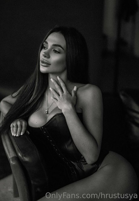 kris top étoile nue img