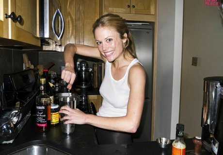 Claire Coffee top star photo