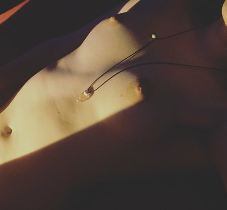 alicenudes actrice de nus des photos