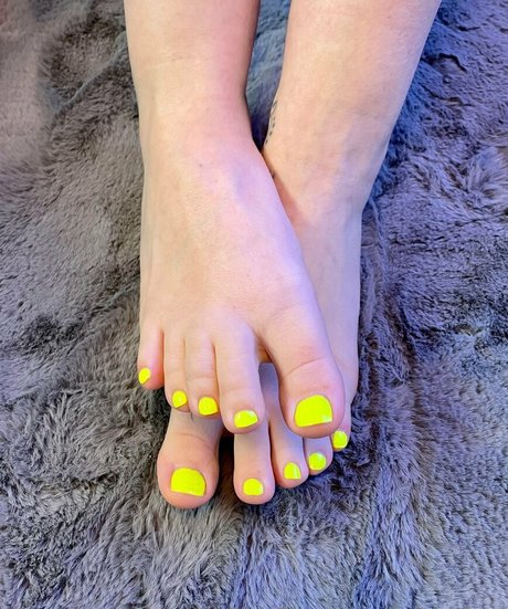 Britty feet sexe star photos