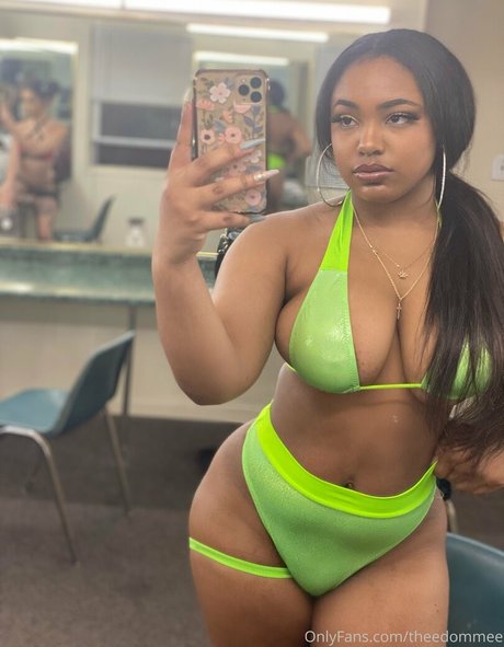 milf aux cheveux noirs onlyfans porno parfait image