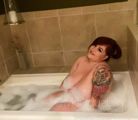 moniquelustlyfree star érotique img