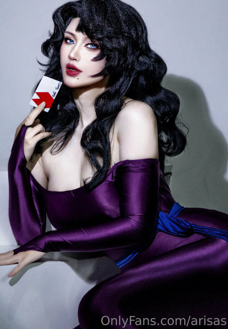 Arisa S modèle porno images