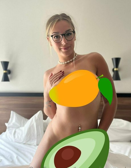 laramarieconrads actrice sexy photo