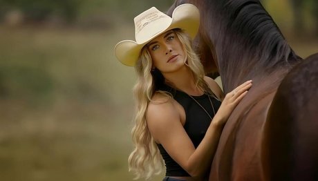 Lexi Tucker actrice artistique archive