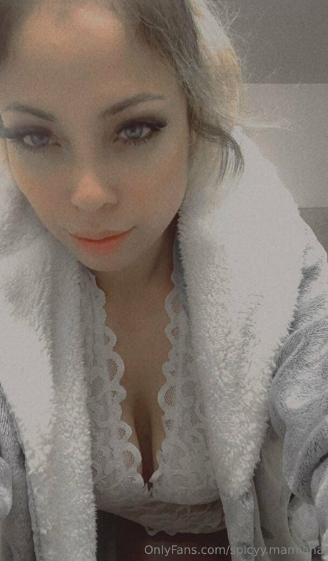 spicyy mamiana haut de star du porno image