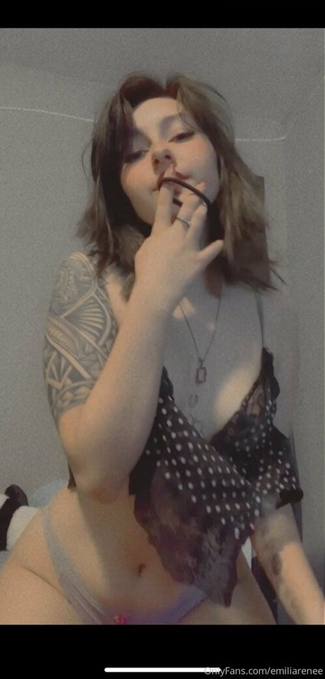 emiliarenblue actrice de sexe images