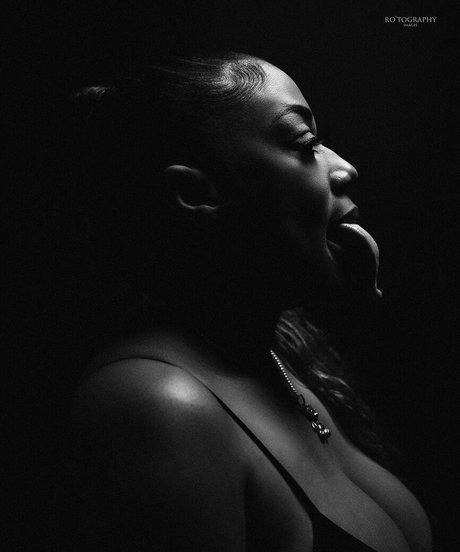 Long Tongue Fetish belle star du porno photos