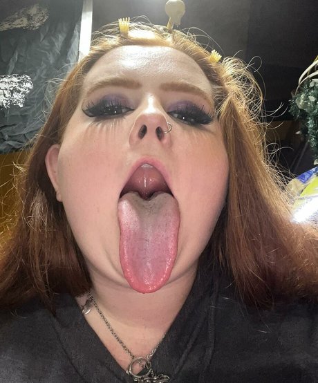 Long Tongue Fetish actrice artistique photos