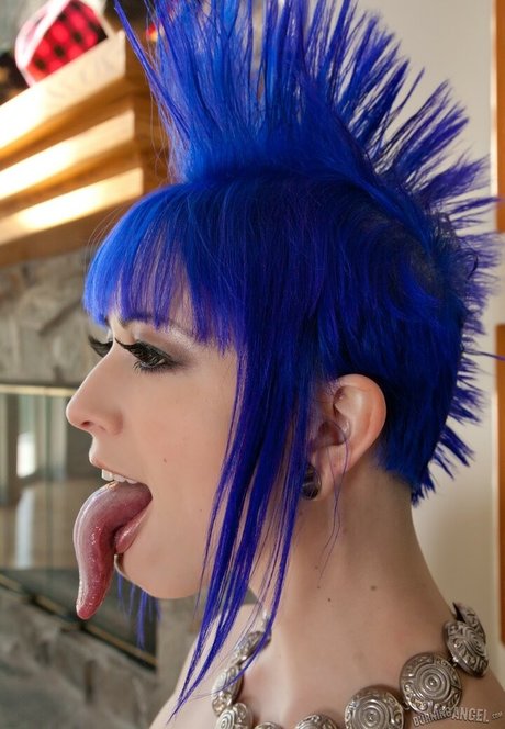 Long Tongue Fetish belle star du porno photos