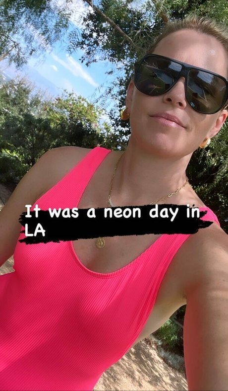 Elizabeth Banks belle étoile archive