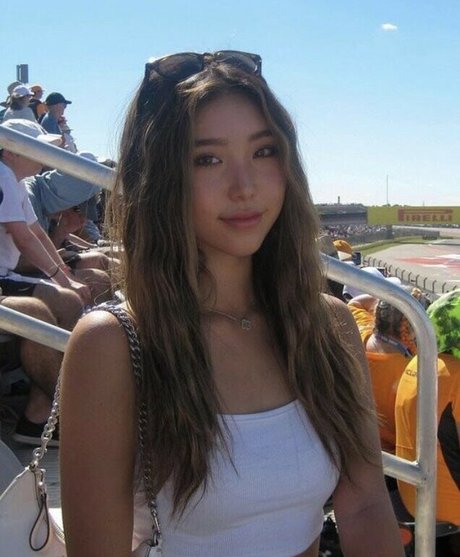 Ruby Eum étoile sexy archive