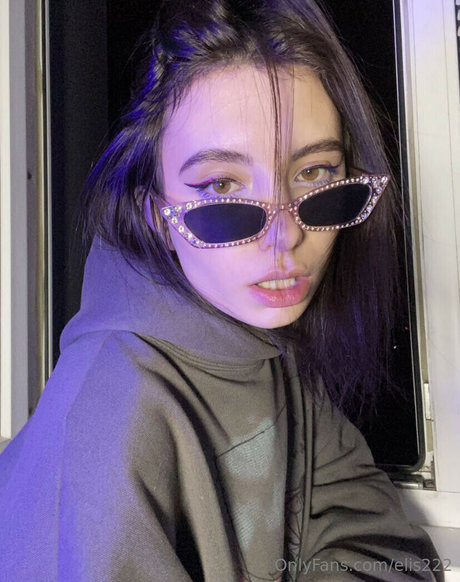 Elis222 actrice xxx image