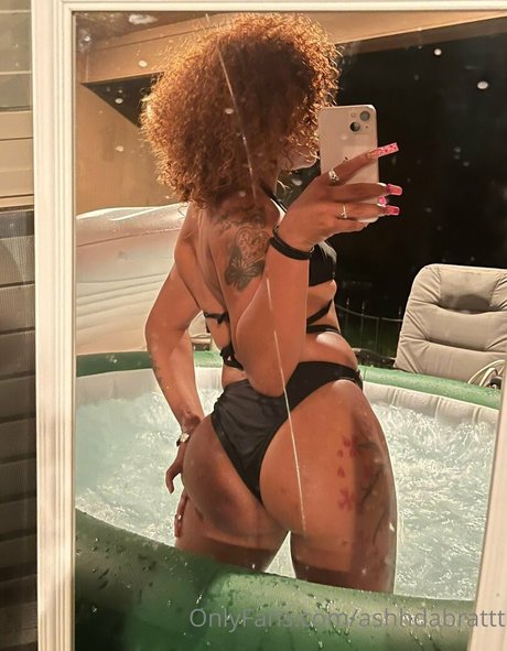 ashhdabrattt modèle sexy archive