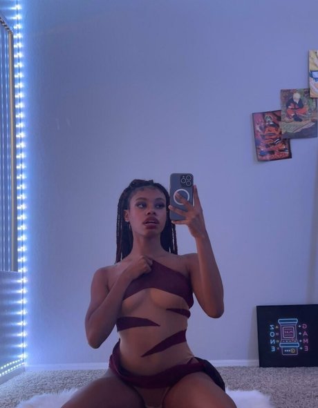 mochaanae actrice érotique image