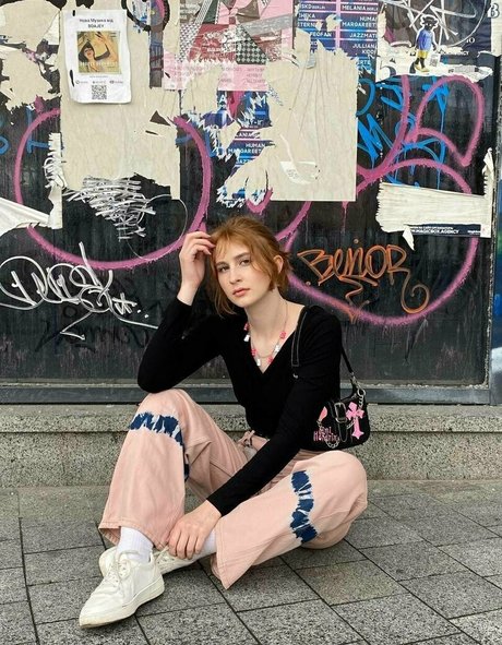 wonderaliceme modèle de haute qualité photos