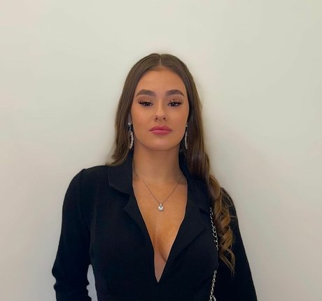 Sydney Etherington actrice chaude img