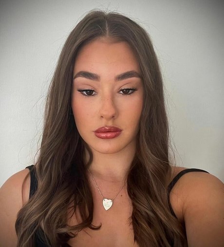 Sydney Etherington jolie star du porno archive