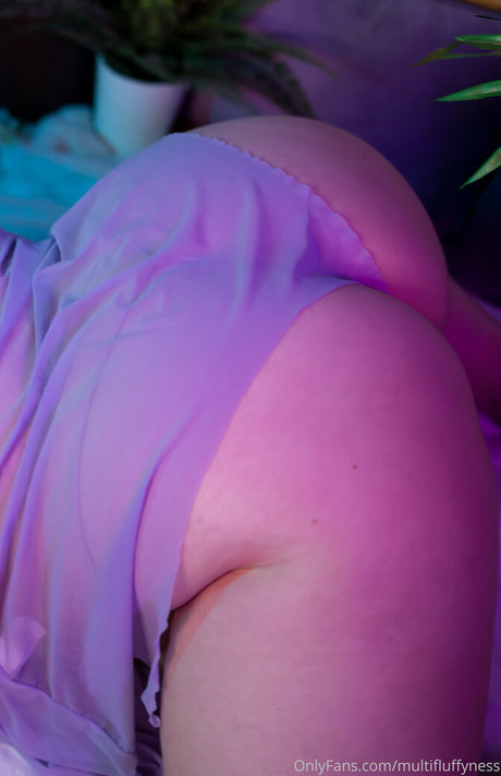 Multifluffyness actrice sexy collection