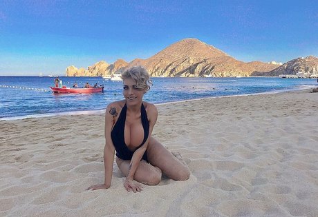 Karla Carrillo jolie star du porno galerie