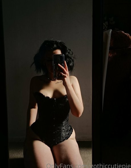 gothiccutiepie étoile de l'art galerie