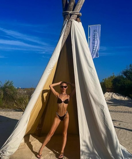 Klea Brahimi modèles nus image