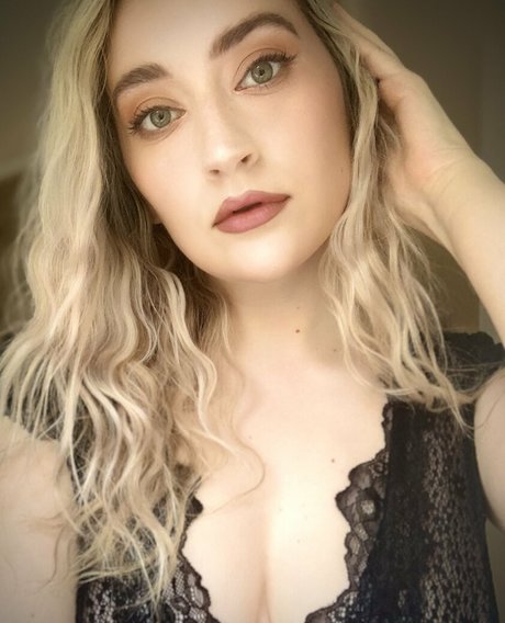 blissfulwhisperasmr star du porno en haute qualité photo