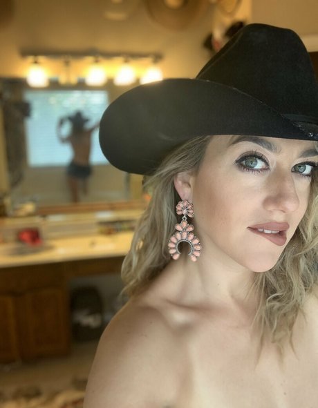 badasstxmama art modèle archive