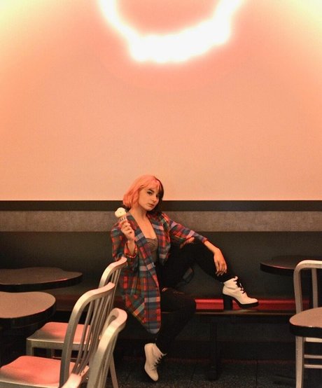 milf blonde uniquementfans sympa érotique des photos