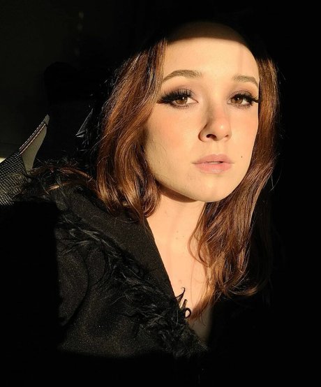 AmyKay ASMR star du porno gratuit images