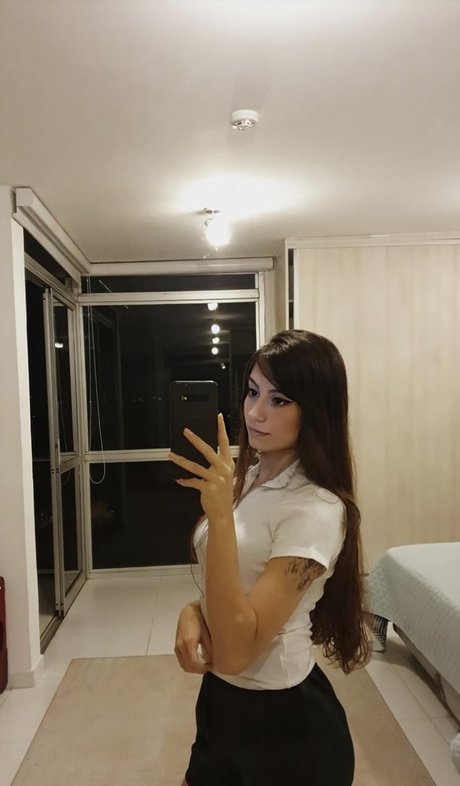 Ingrid Larissa art de star du porno des photos