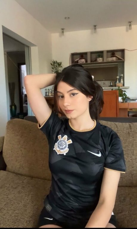 Ingrid Larissa nus étoiles galerie