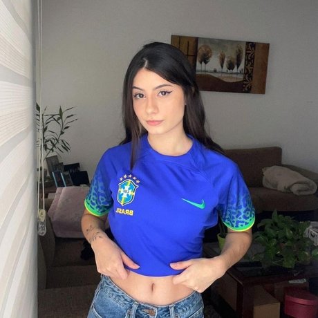 Ingrid Larissa belle étoile galeries