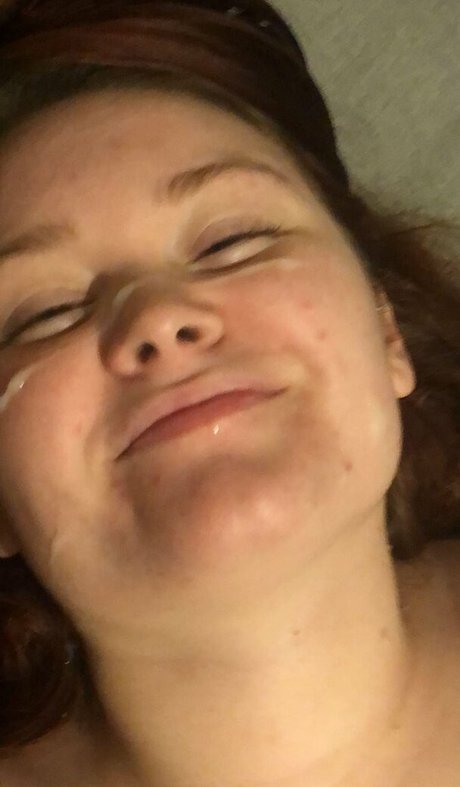 Rileelovee modèle de sexe des photos