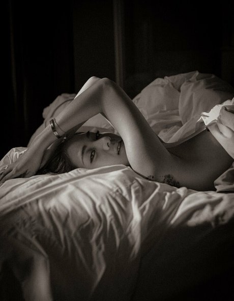 dp uniquementfans nus chauds img