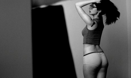 Girlfriend Reviews belle actrice galerie