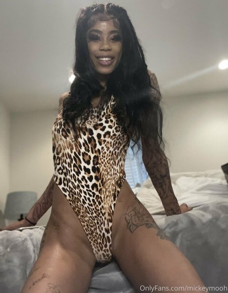 mickeymooh modèle érotique image