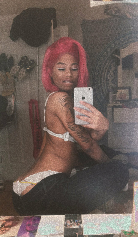 mickeymooh actrice érotique archive