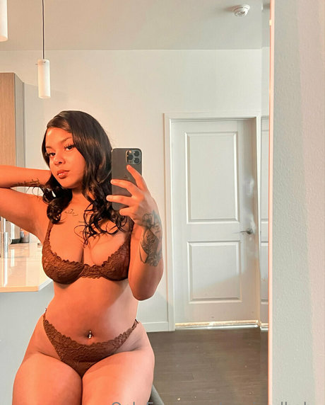 baybelaya star érotique image