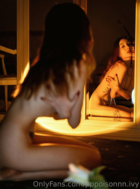 pppoisonnn ivy modèle nu img