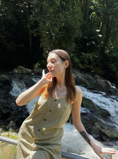 pppoisonnn ivy actrice sexy images