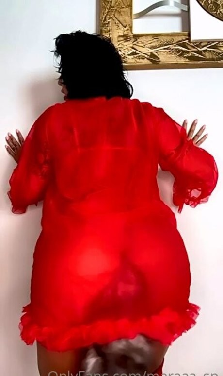 Mara Oliveira nus étoiles galeries