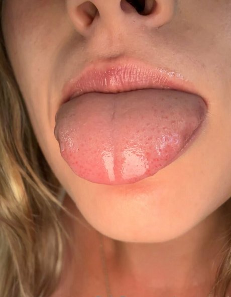 asmrcarol actrice image