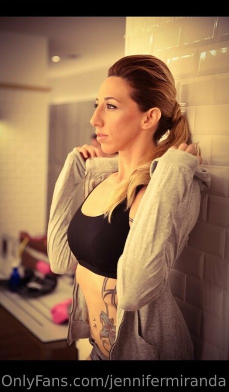 jennifermiranda modèle de sexe archive