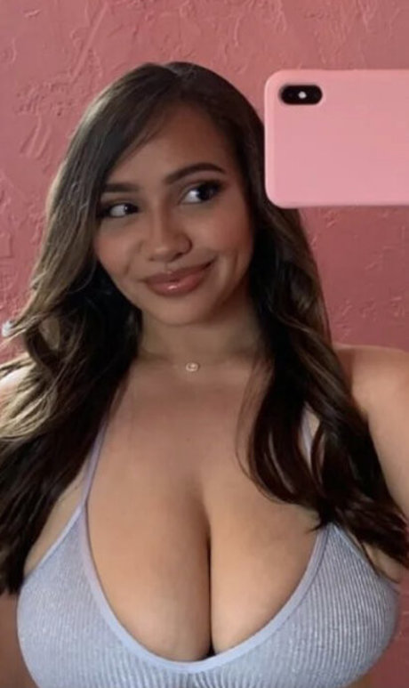 chaton potelé uniquementfans nus hd photos