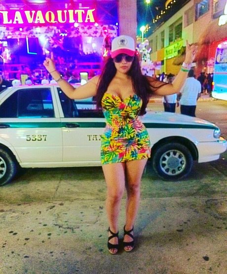 adolescente blonde onlyfans magnifique parfait galerie