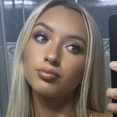 50 ans seulementfans nu sexy image