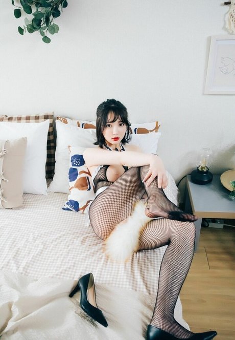 Son Ye Eun star du sexe archive