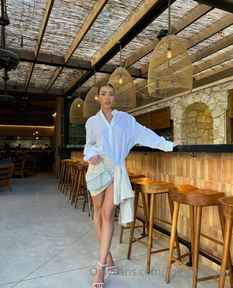 itsgigibabyyy actrice chaude des photos