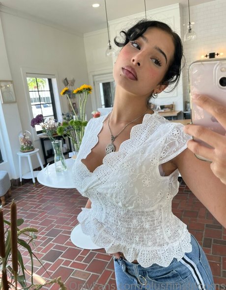 blushingblooms modèle pornographique archive